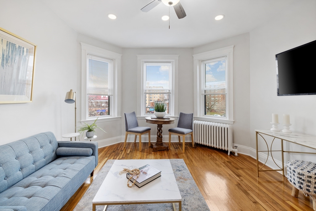 1564 Commonwealth Ave # 11