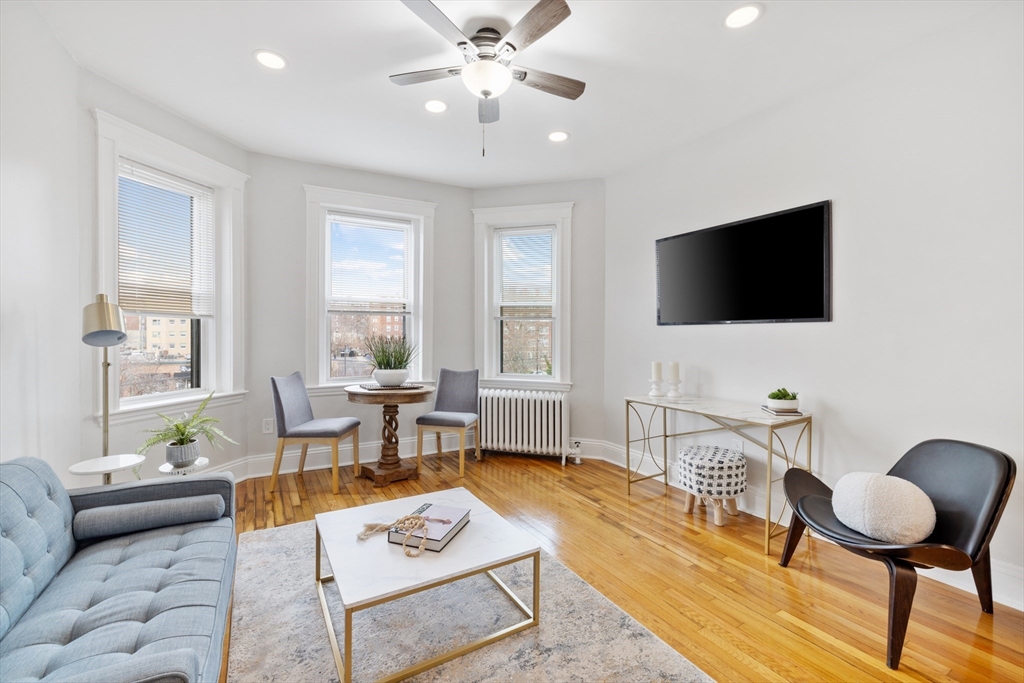 1564 Commonwealth Ave # 11