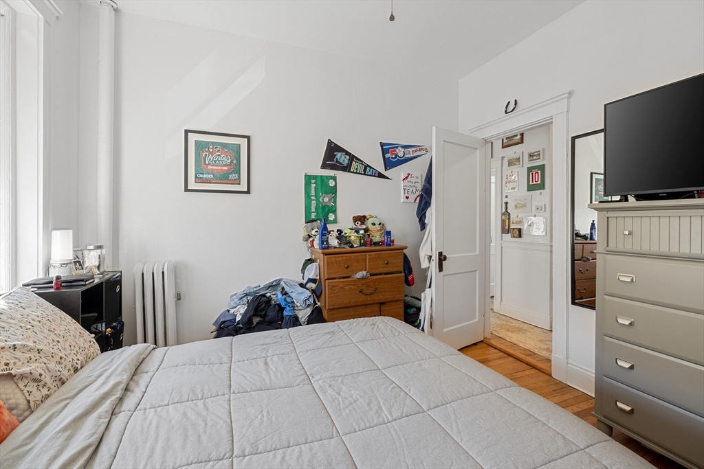1568 Commonwealth Ave # 4