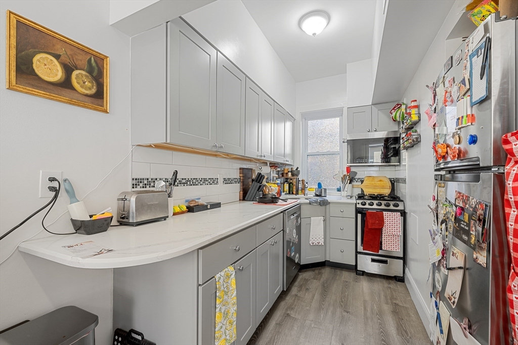 1568 Commonwealth Ave # 4