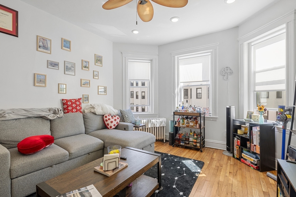 1568 Commonwealth Ave # 4