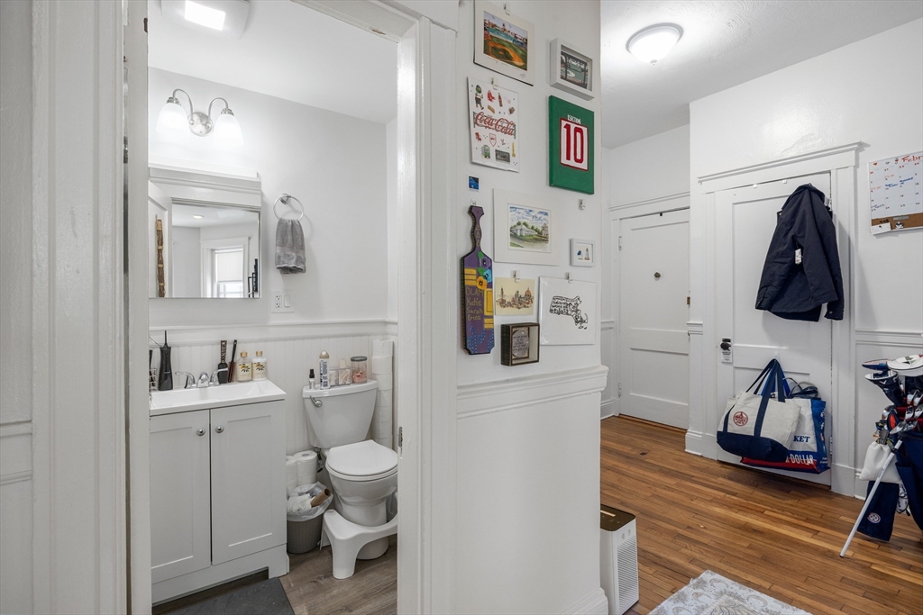 1568 Commonwealth Ave # 4