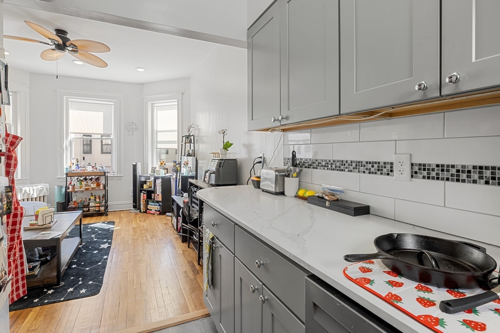 1568 Commonwealth Ave # 4