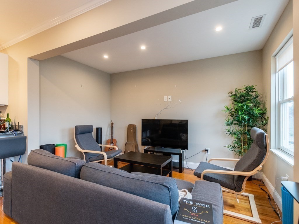 107 Kenrick St # 107