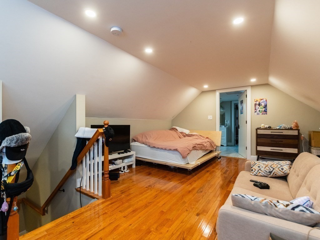 107 Kenrick St # 107