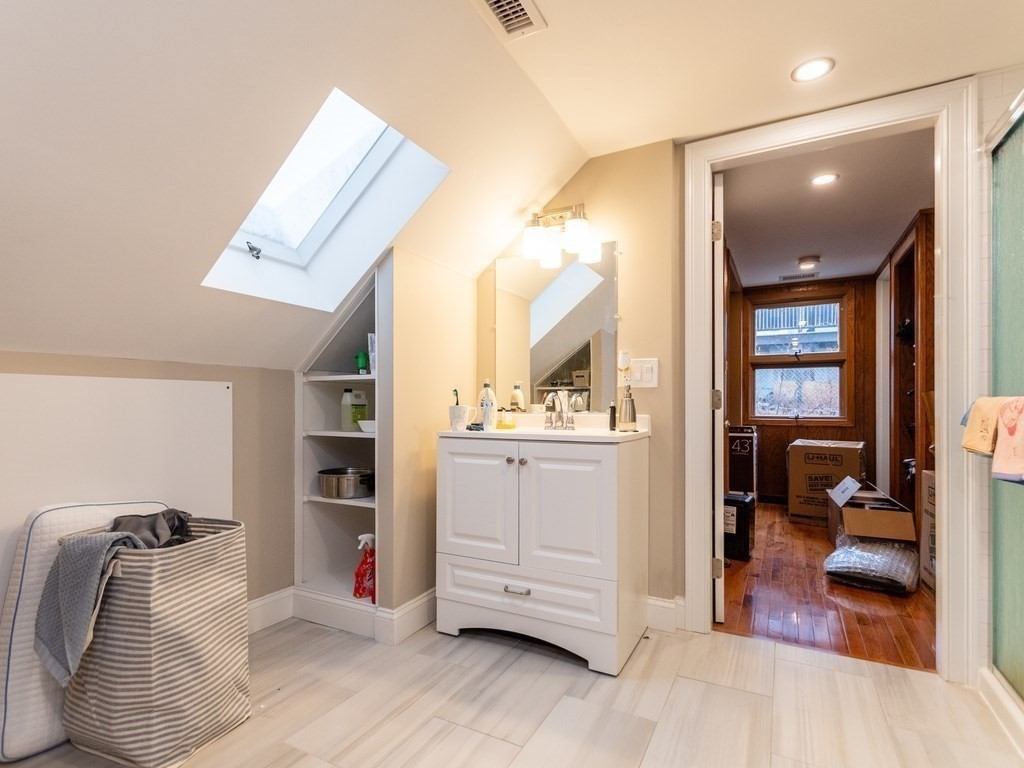 107 Kenrick St # 107