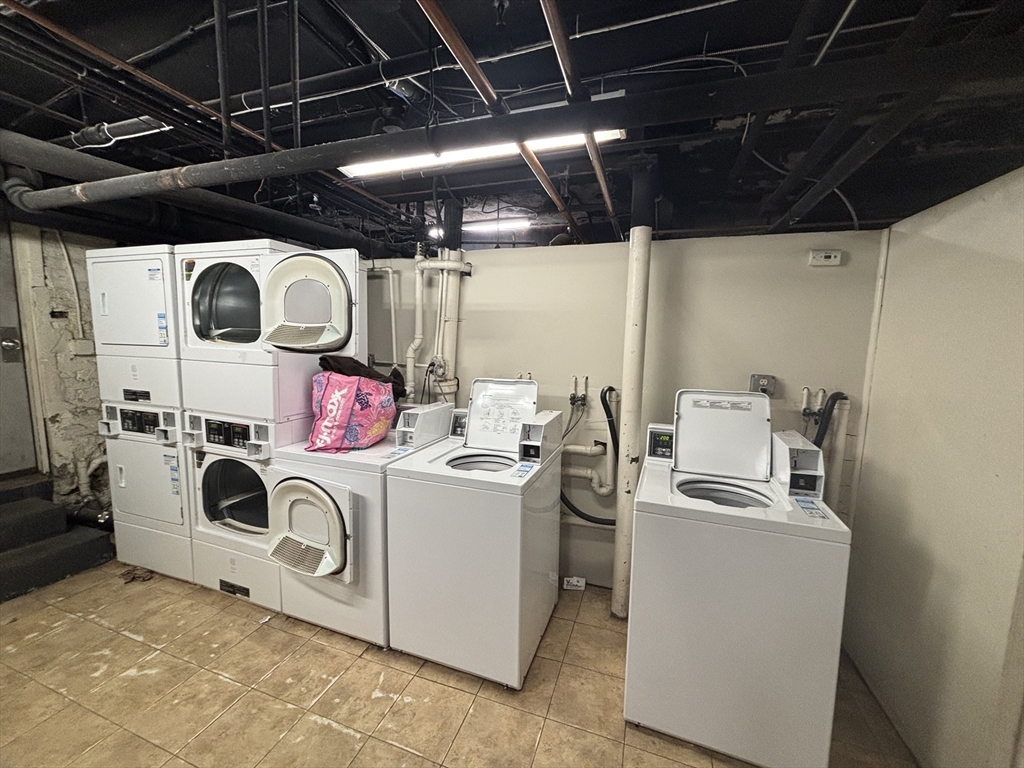 70 Strathmore St # 9b