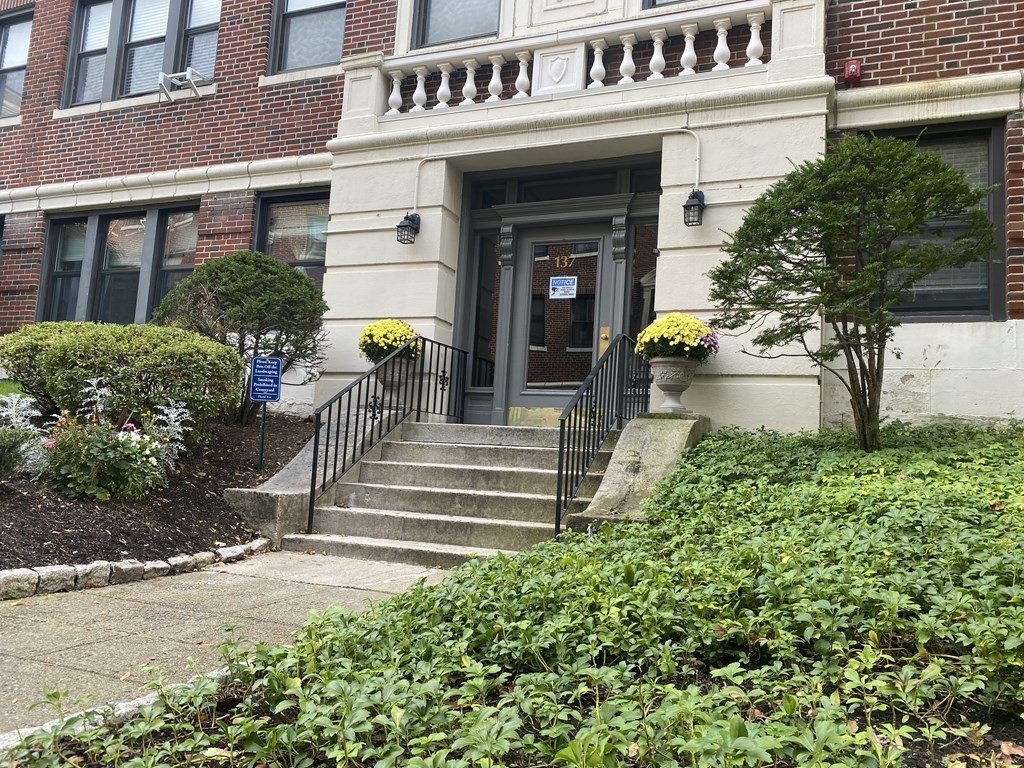 137 Englewood # 41