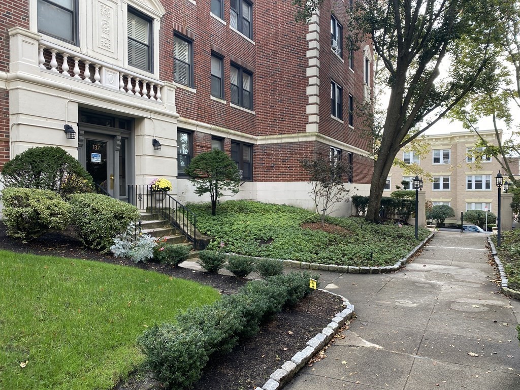 137 Englewood # 41