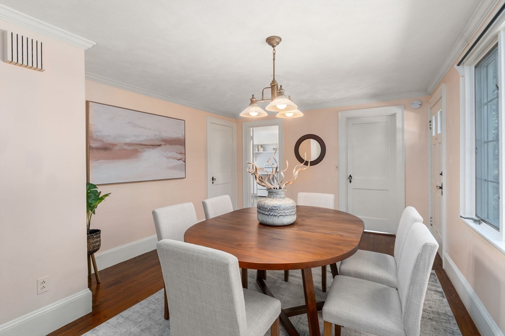 22 Glezen Ln, Wayland