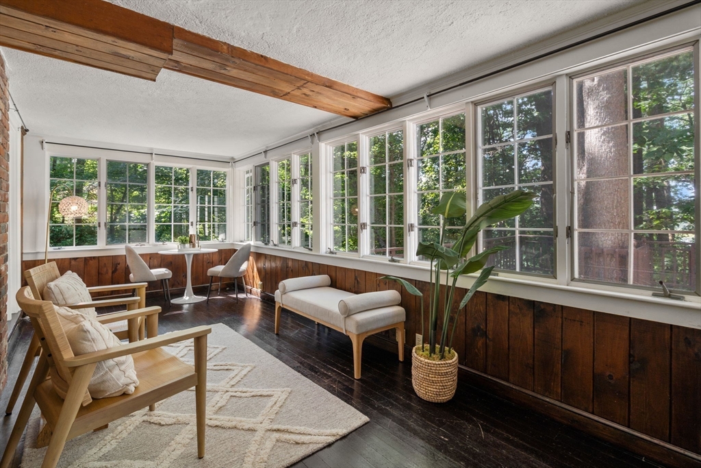 22 Glezen Ln, Wayland