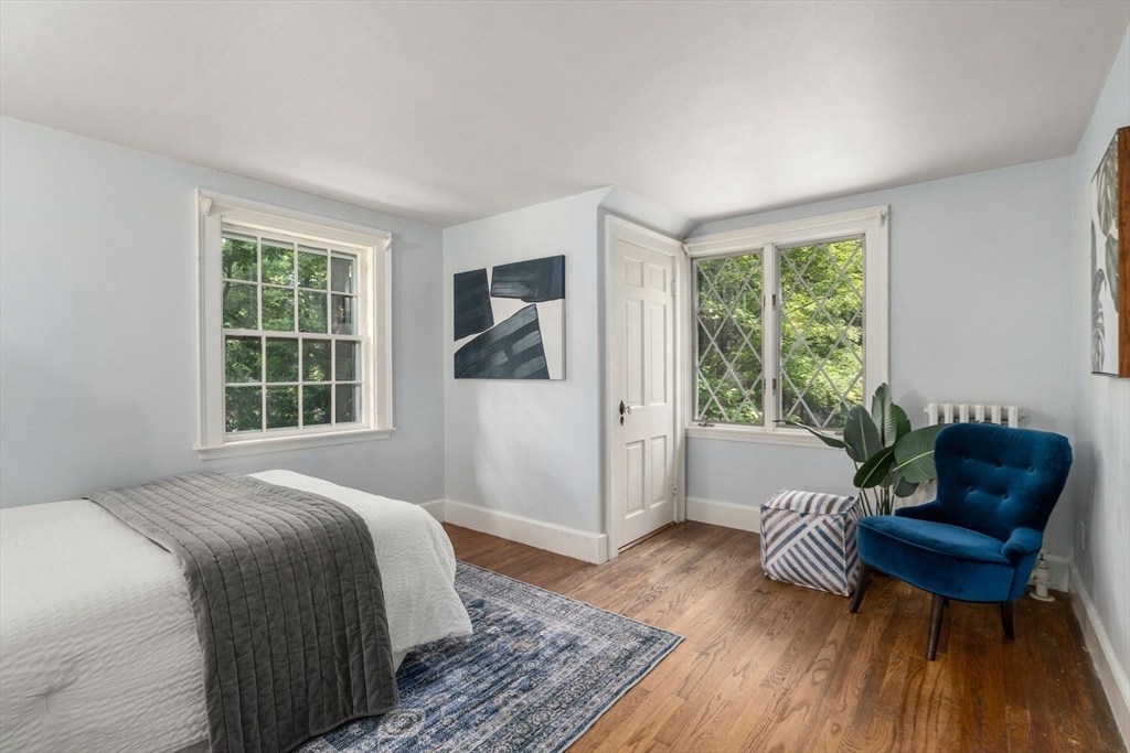 22 Glezen Ln, Wayland