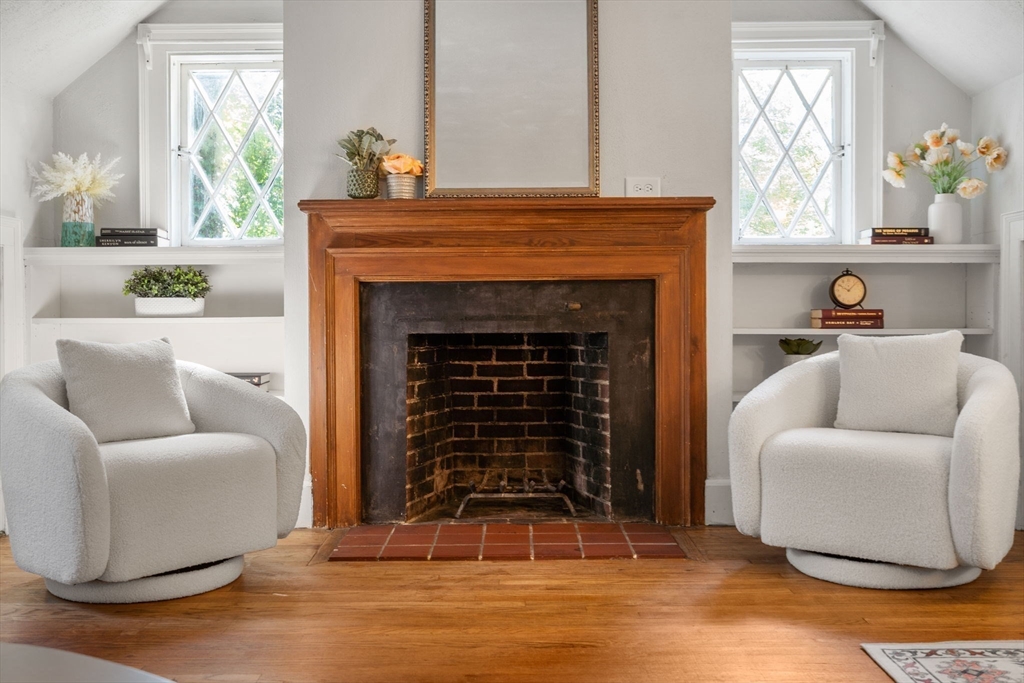 22 Glezen Ln, Wayland