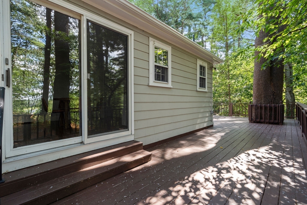 22 Glezen Ln, Wayland