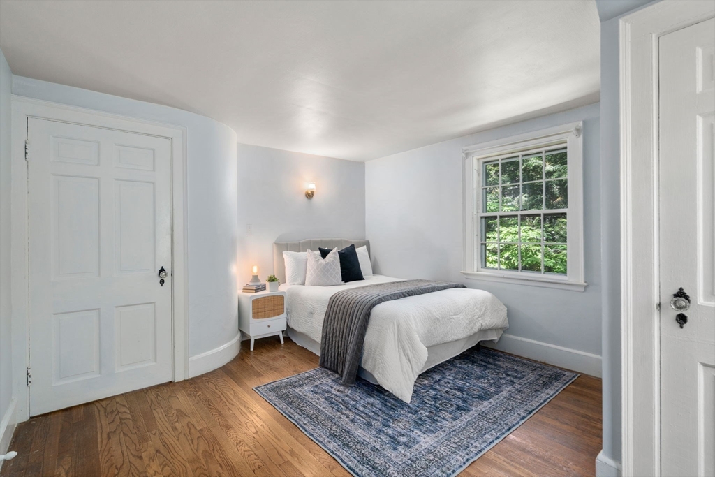 22 Glezen Ln, Wayland