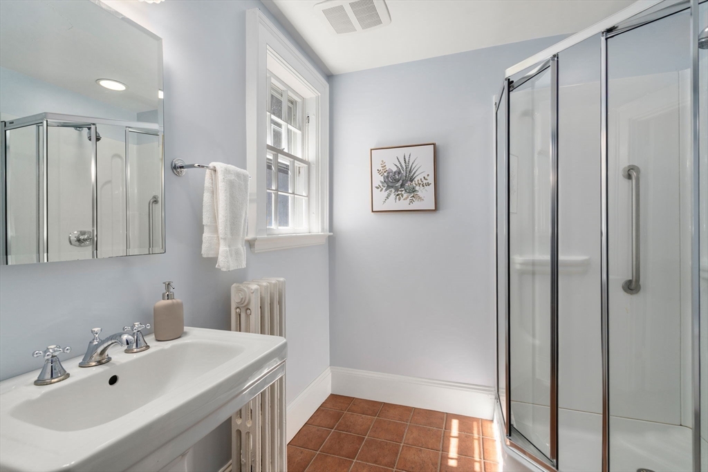 22 Glezen Ln, Wayland