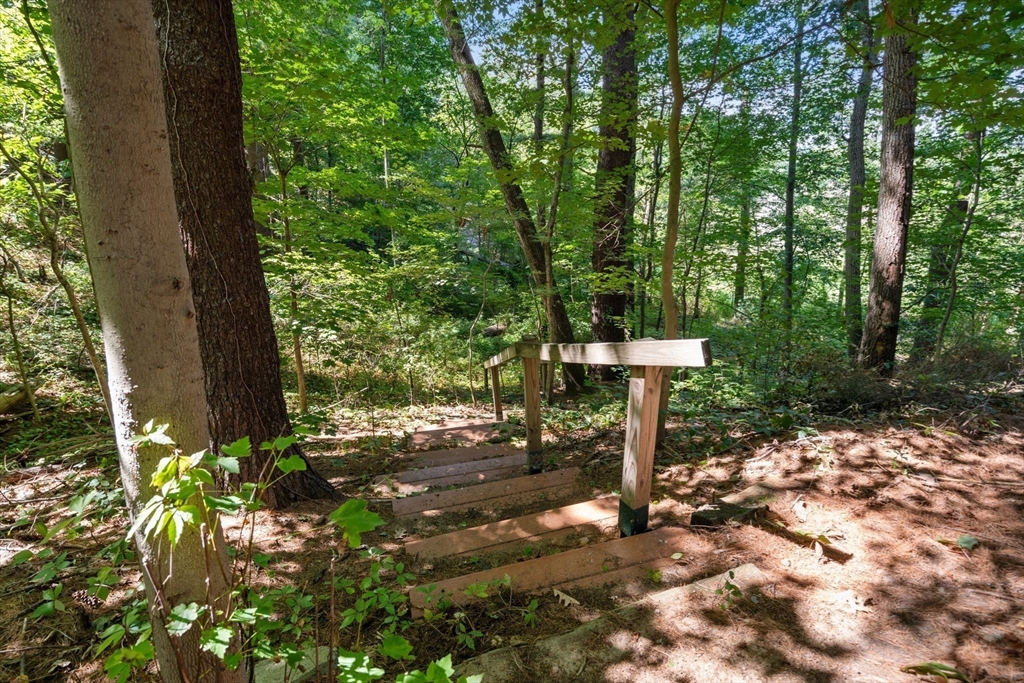 22 Glezen Ln, Wayland