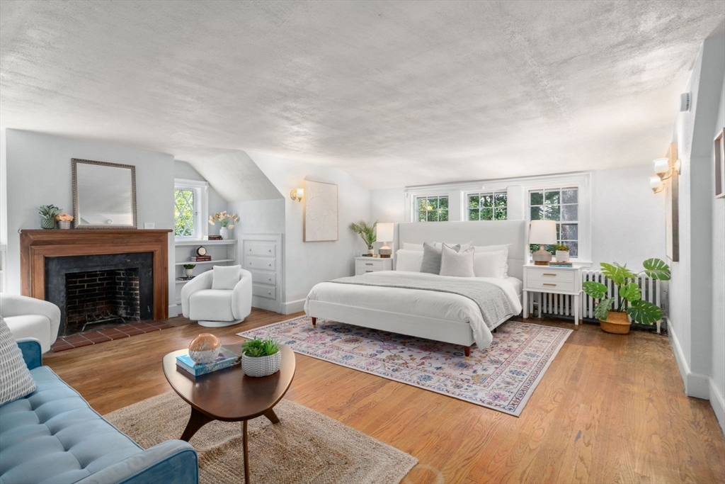 22 Glezen Ln, Wayland