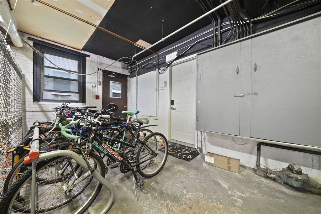 1564 Commonwealth Ave # 3