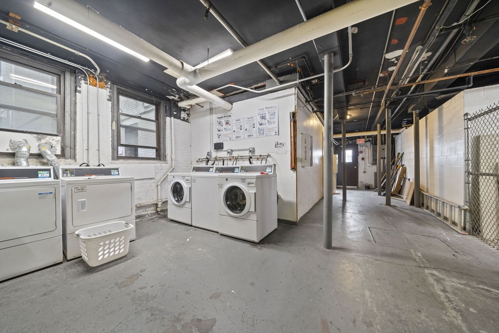 1564 Commonwealth Ave # 3