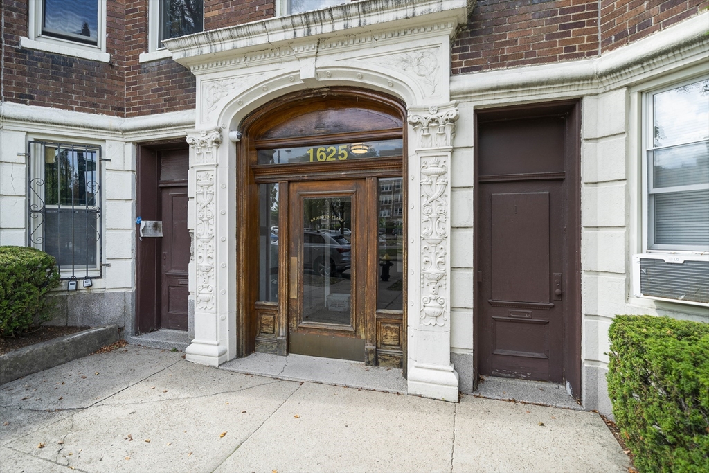 1625 Commonwealth Ave # 18