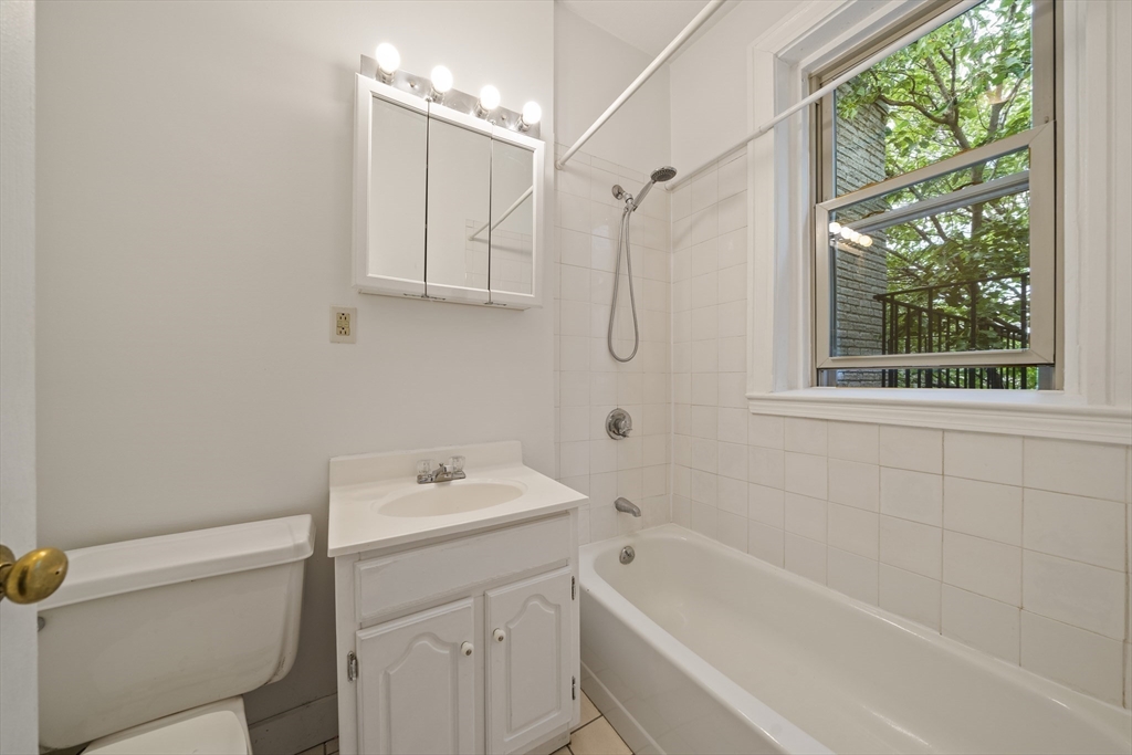 1625 Commonwealth Ave # 18