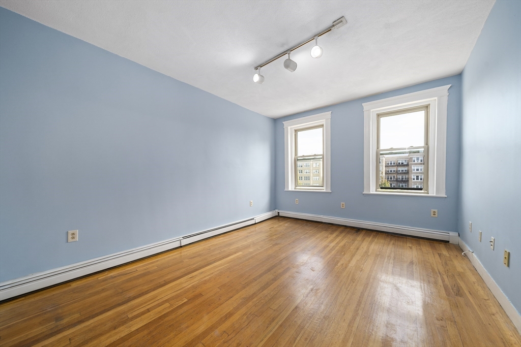 1625 Commonwealth Ave # 18