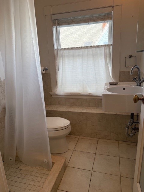 99 Coolidge St - Penthouse Apt, Brookline Unit: 3rd Flr