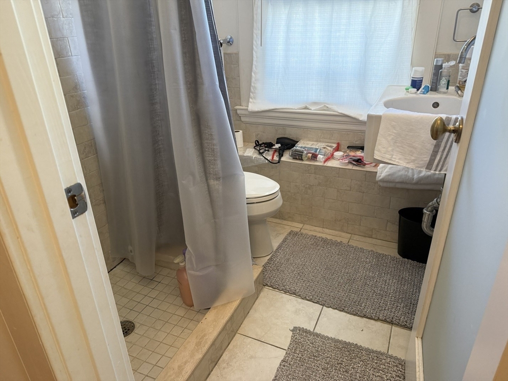 99 Coolidge St - Penthouse Apt, Brookline Unit: 3rd Flr