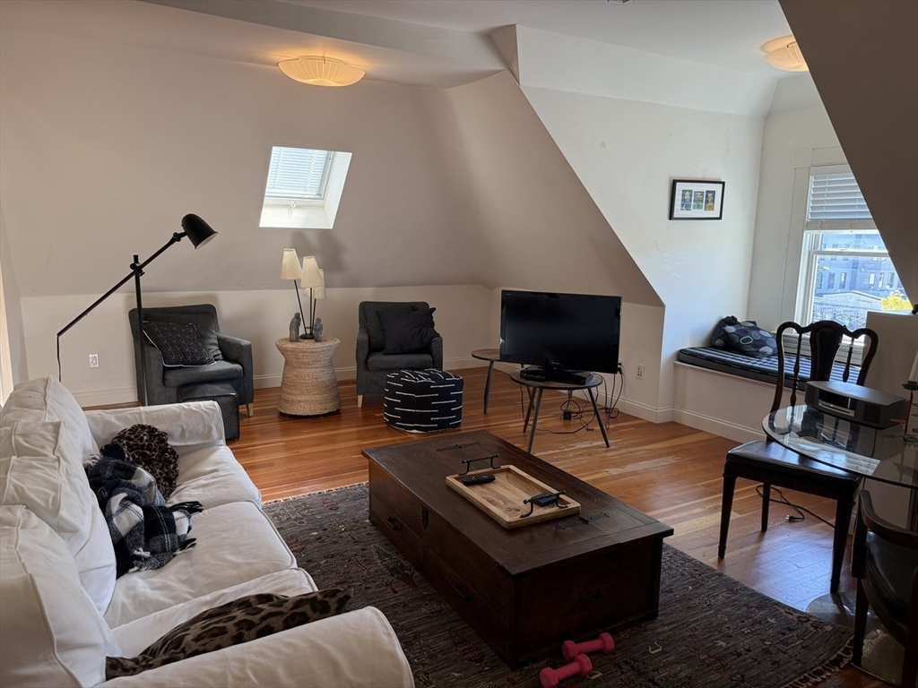 99 Coolidge St - Penthouse Apt, Brookline Unit: 3rd Flr