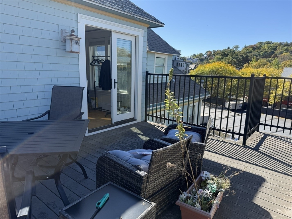 99 Coolidge St - Penthouse Apt, Brookline Unit: 3rd Flr