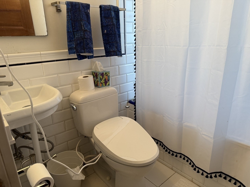 99 Coolidge St - Penthouse Apt, Brookline Unit: 3rd Flr