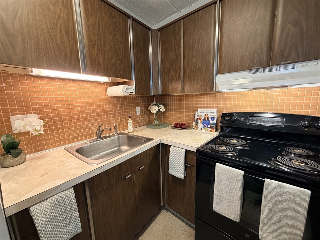 200 Swanton St # T28
