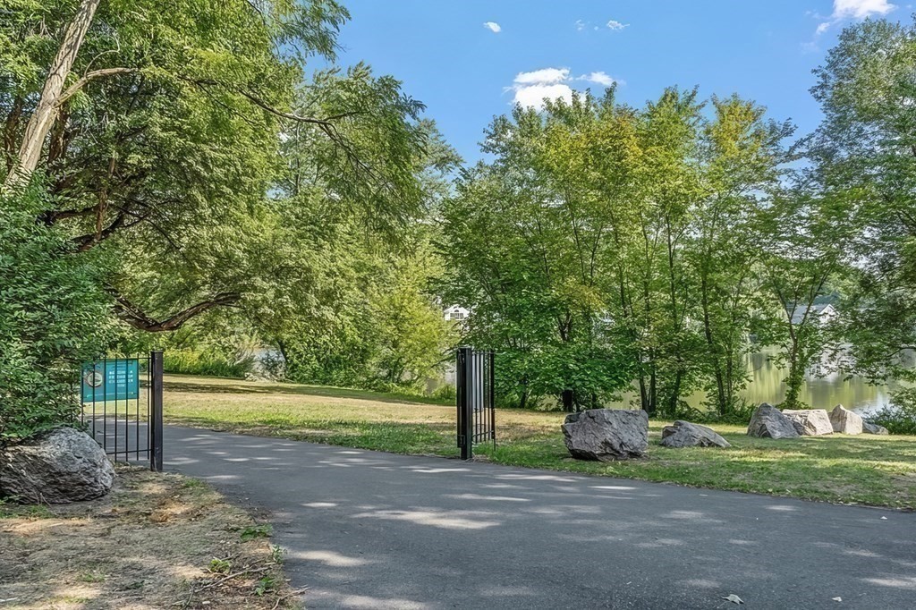 141 Lake Shore Rd # 1