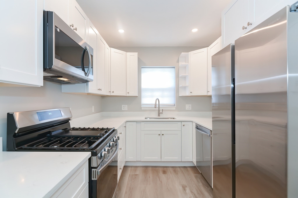 141 Lake Shore Rd # 1