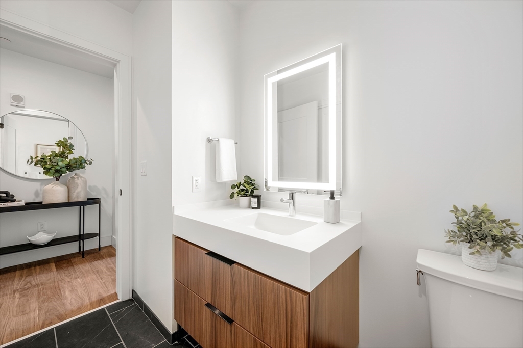 1515 Commonwealth Ave # 607