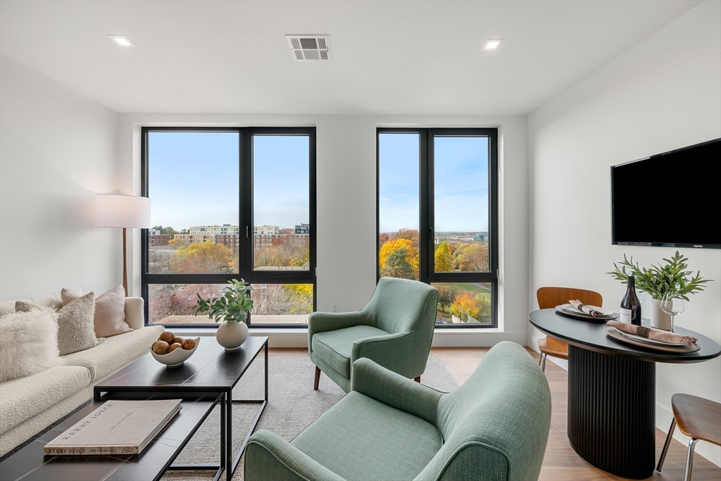 1515 Commonwealth Ave # 607