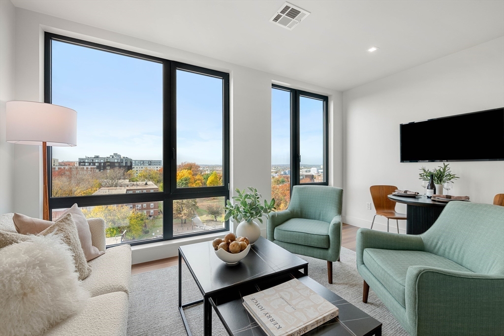 1515 Commonwealth Ave # 607