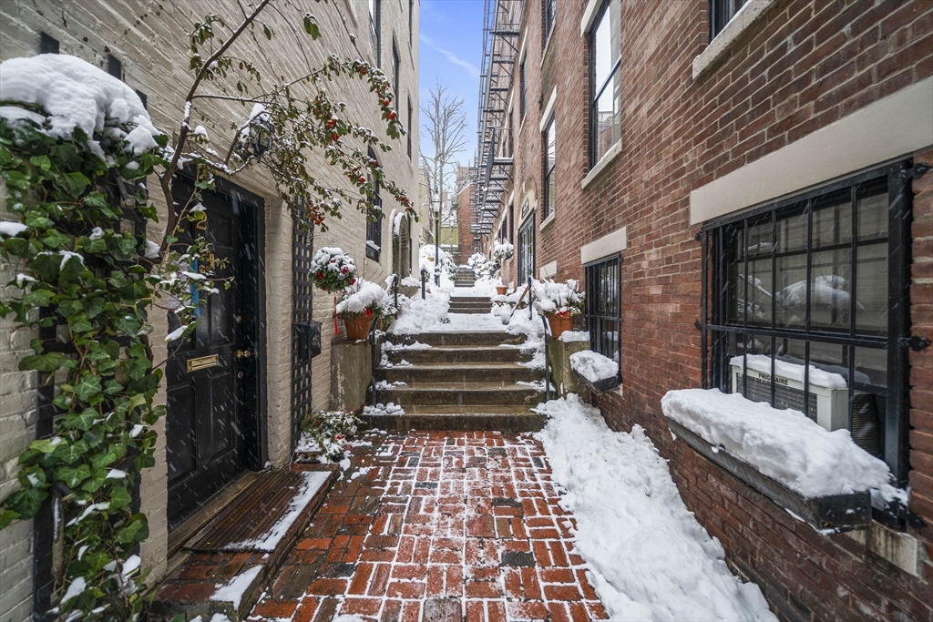 7 Primus Ave # 4