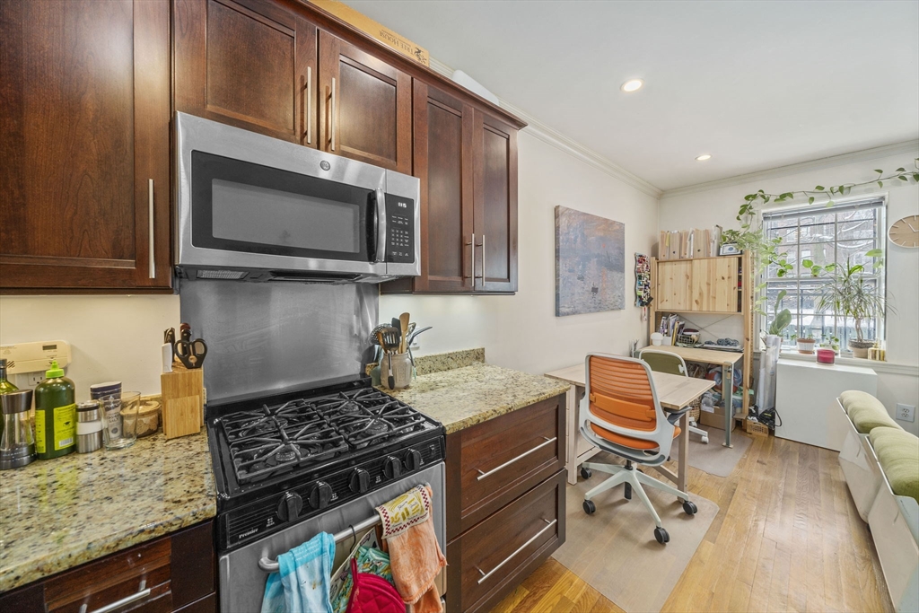 7 Primus Ave # 4