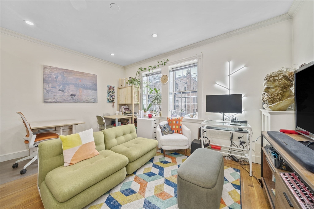 7 Primus Ave # 4