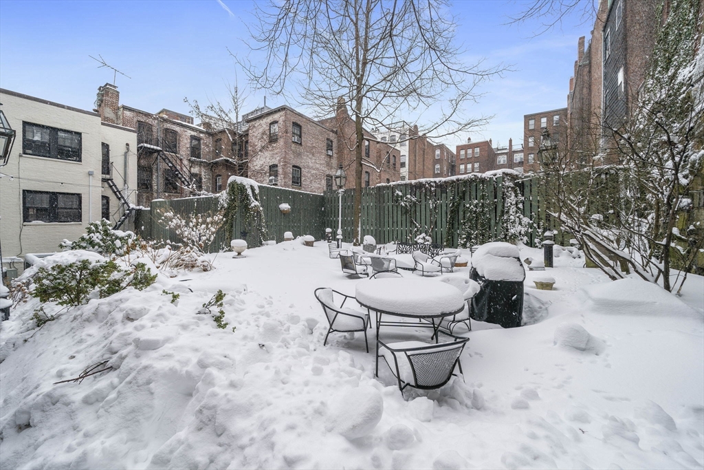 7 Primus Ave # 4