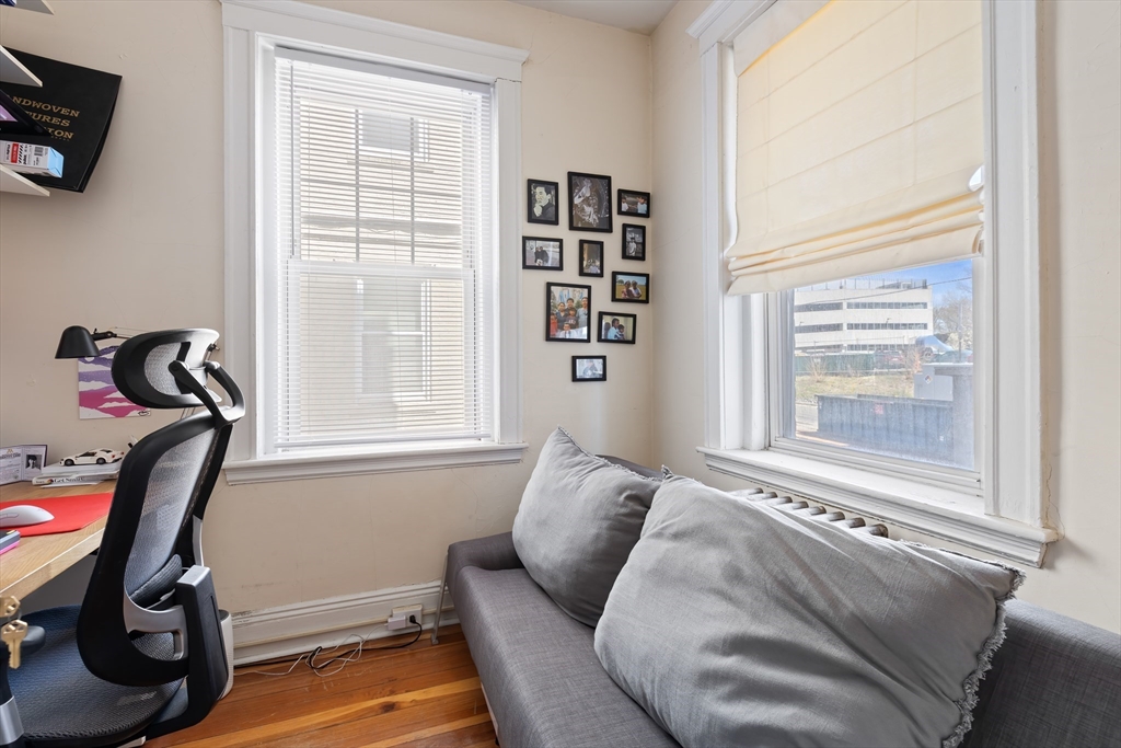 242 S Huntington Ave # 3