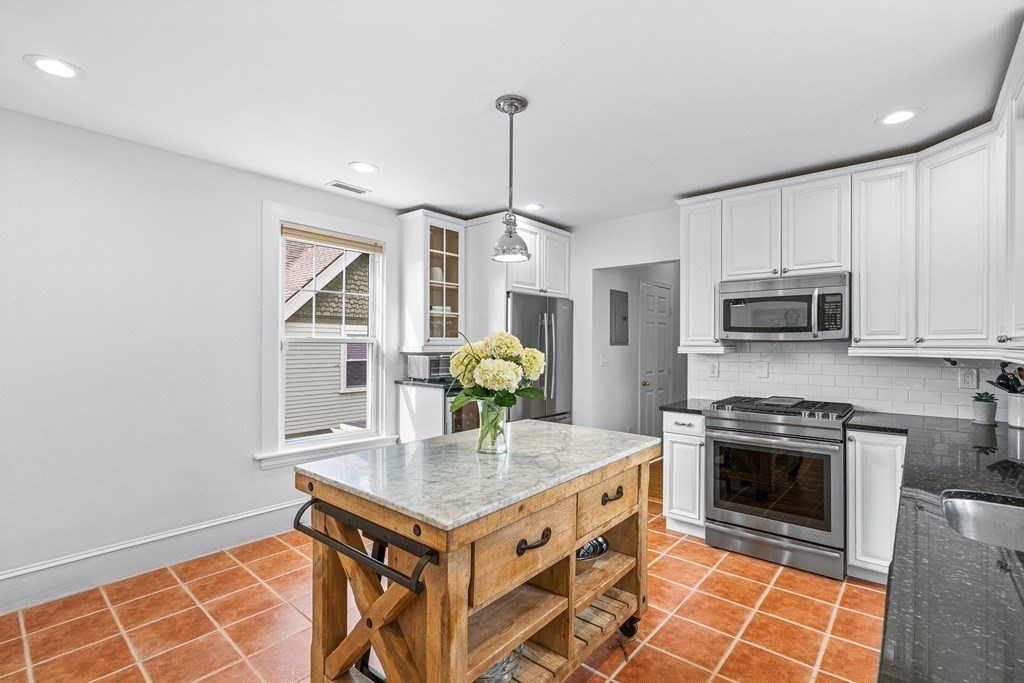 12 Victoria St # 2