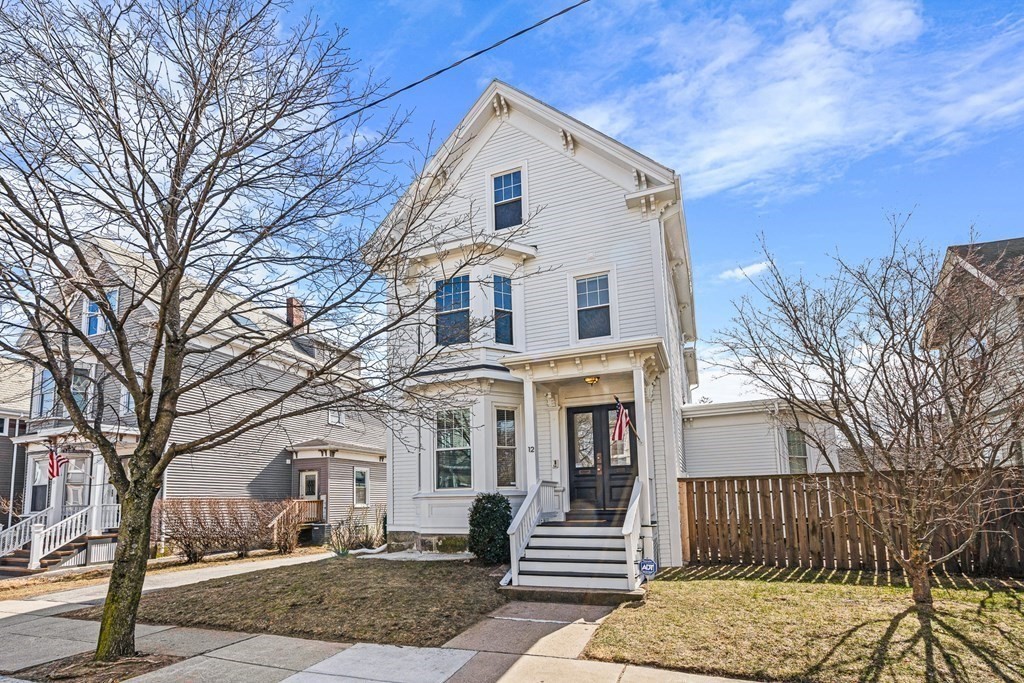 12 Victoria St # 2