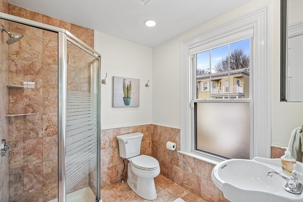 12 Victoria St # 2