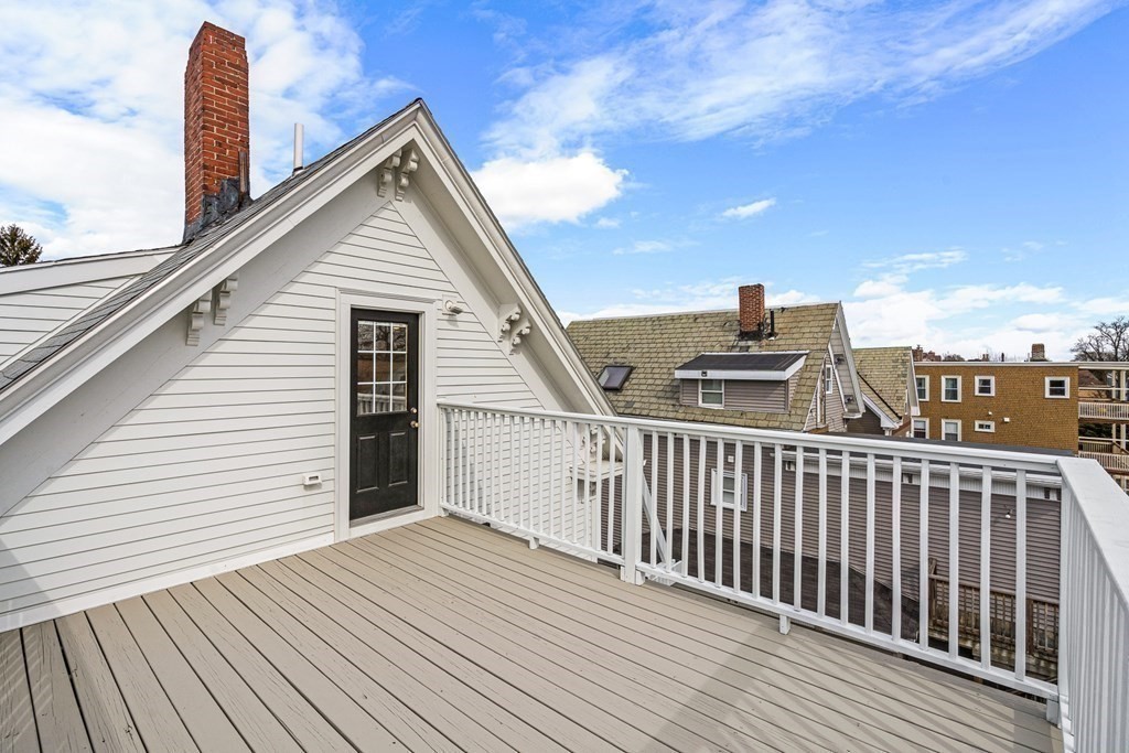 12 Victoria St # 2