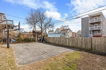 12 Victoria St # 2