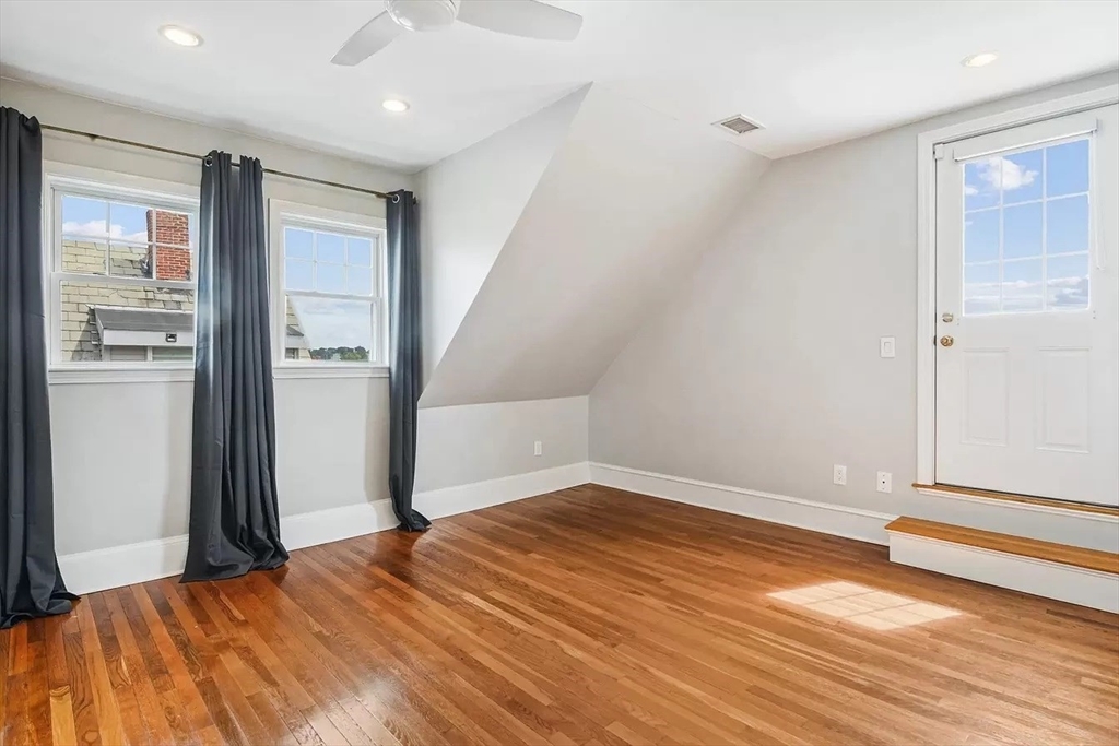 12 Victoria St # 2