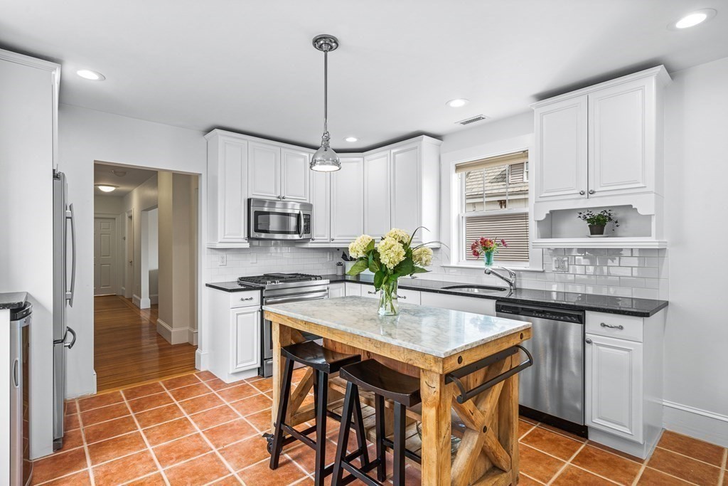 12 Victoria St # 2
